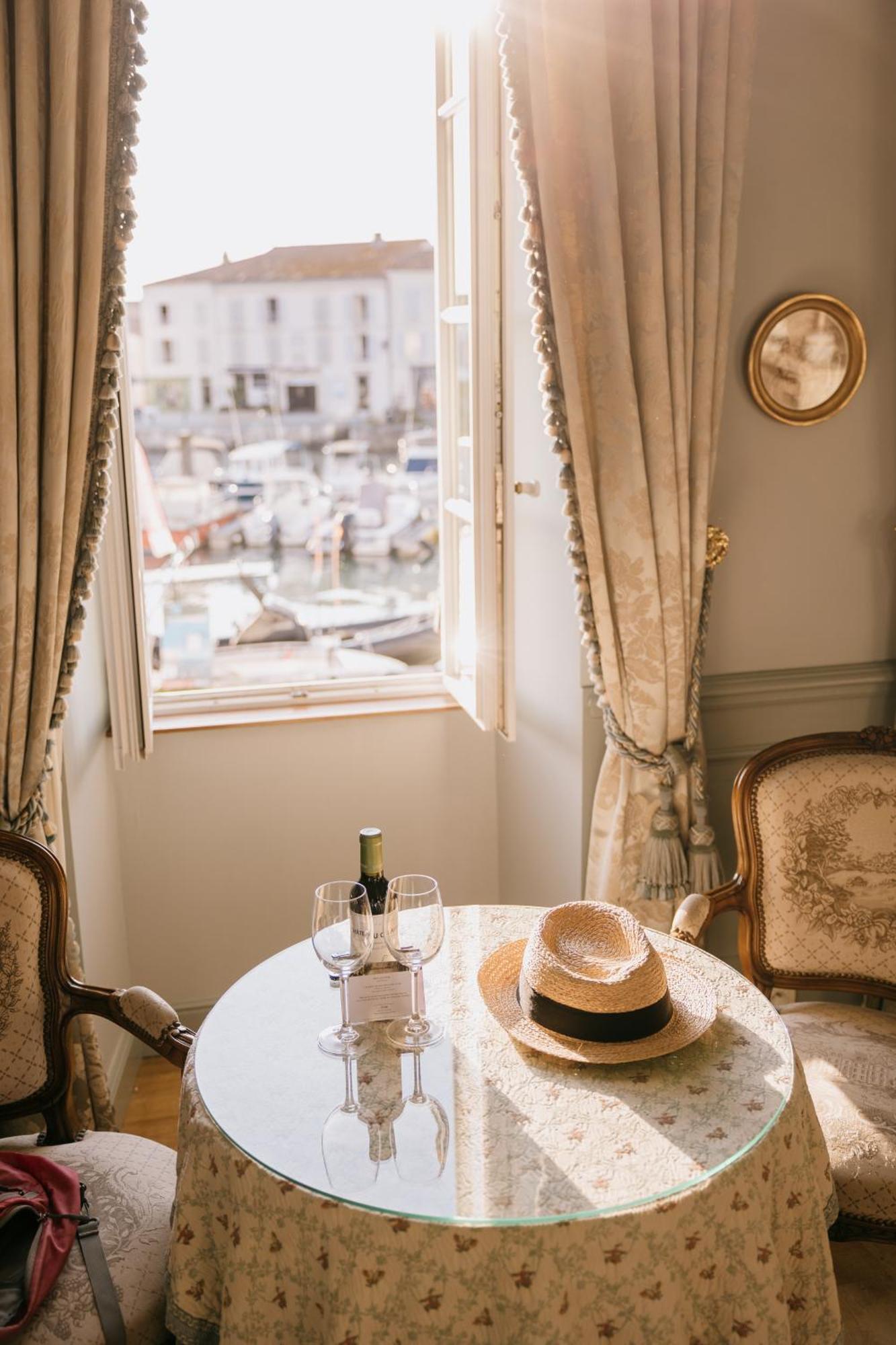 Hotel De Toiras Сен-Мартен-де-Ре Экстерьер фото