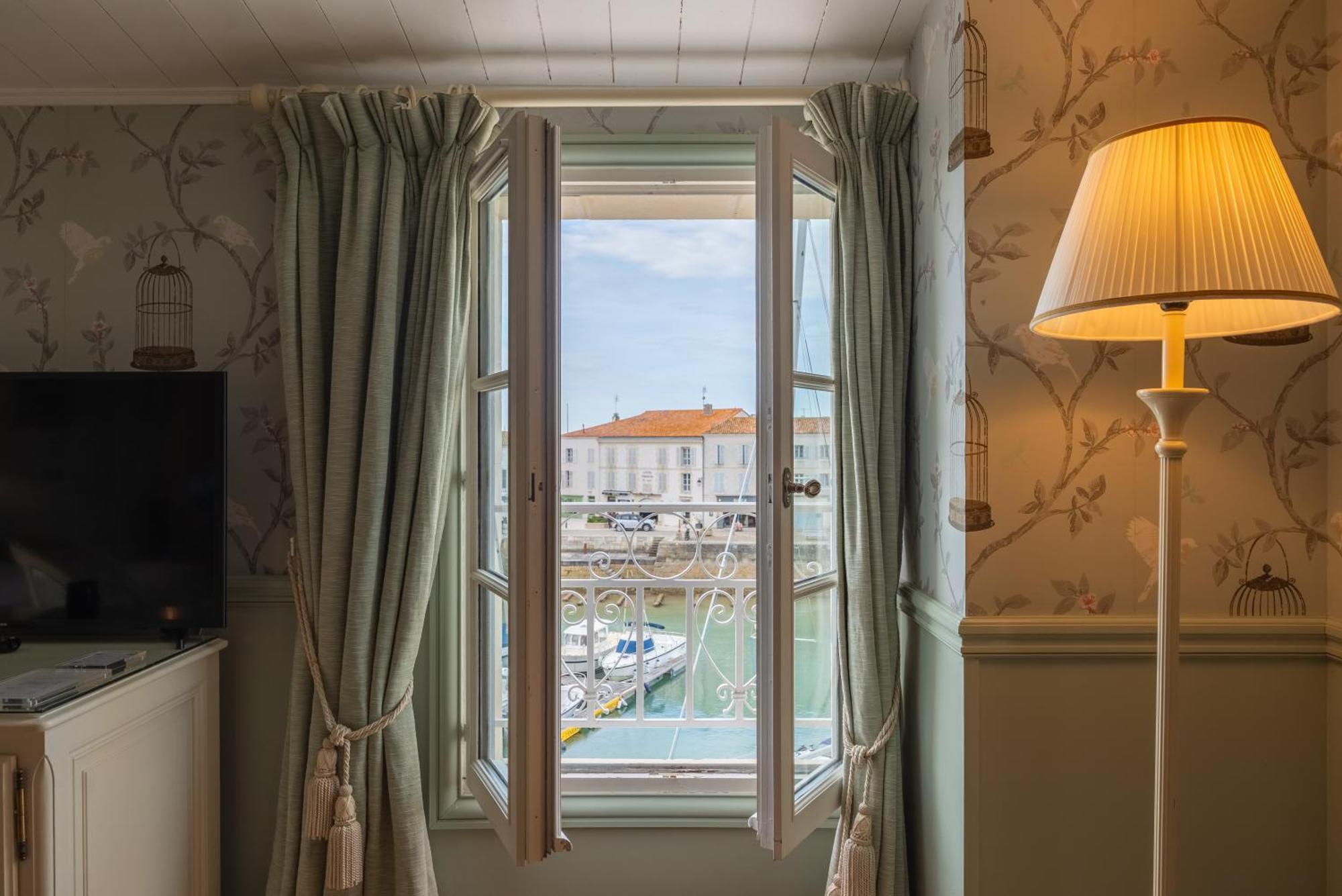 Hotel De Toiras Сен-Мартен-де-Ре Экстерьер фото